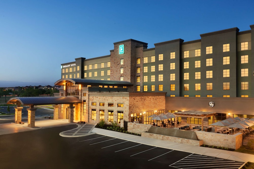 Embassy Suites by Hilton San Antonio Brooks Hotel & Spa - photo 51