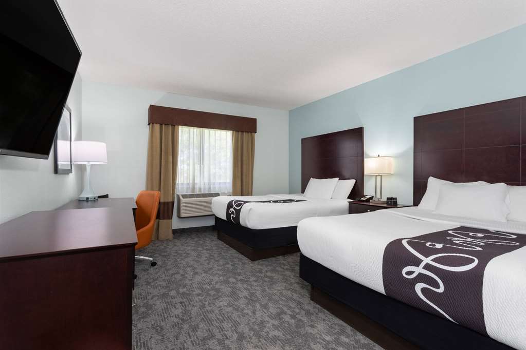 La Quinta Inn & Suites by Wyndham Bonita Springs Naples N. - photo 15