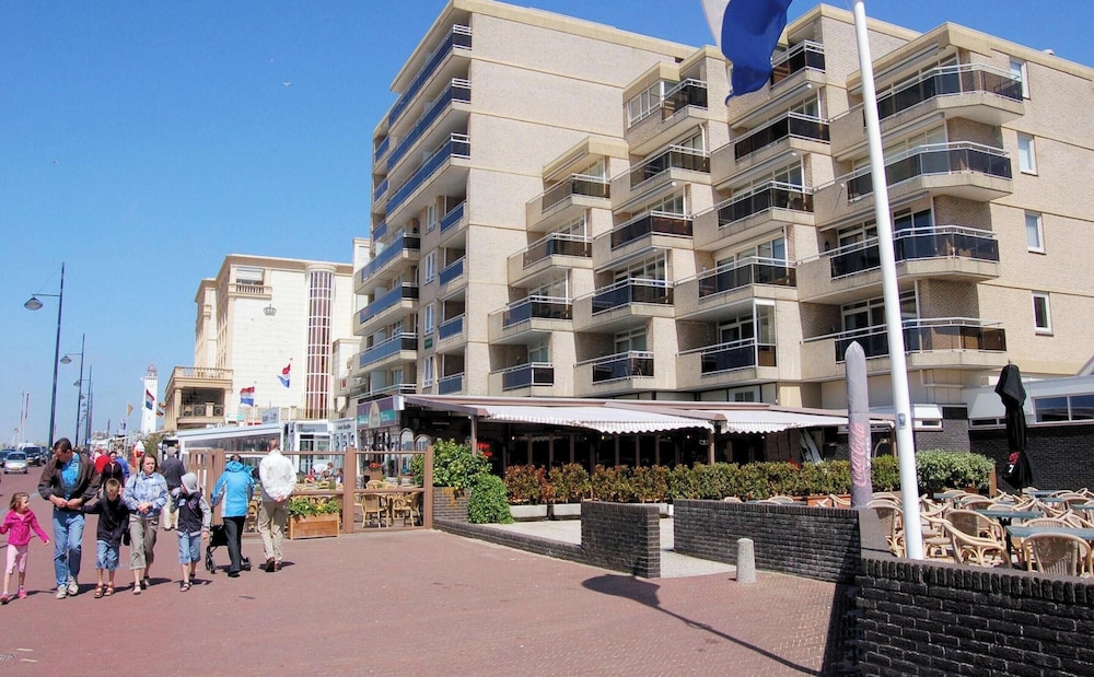 Apartment in Noordwijk near Beach — 4-Star Luxury Hotel in Noordwijk-Binnen, Netherlands
