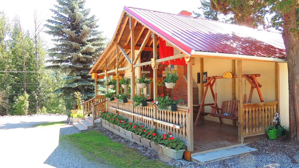 ViewPoint RV Park & Cottages — hotel in Salmon Arm