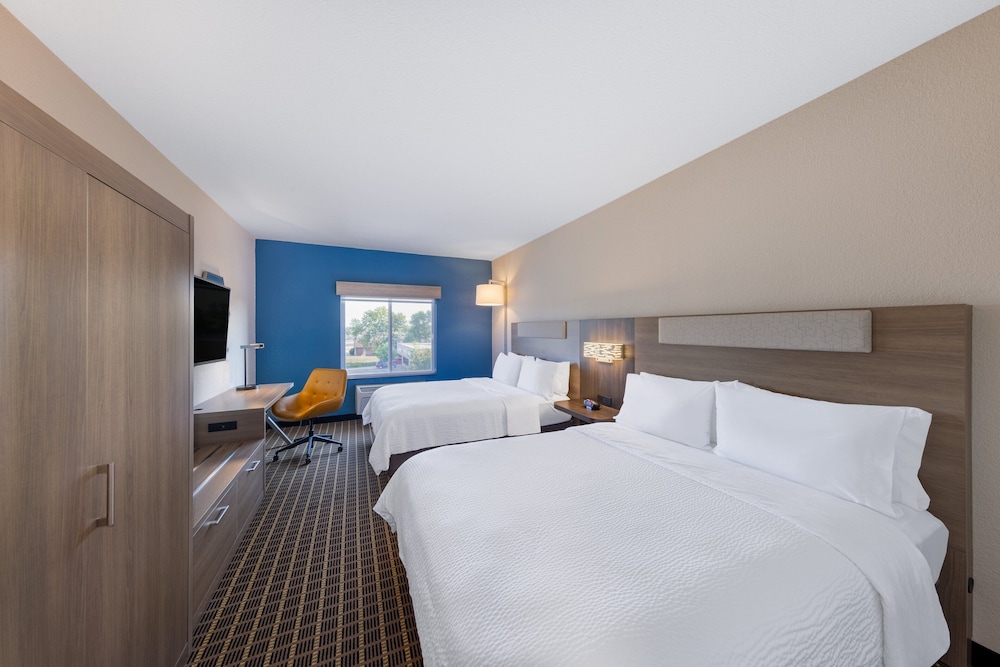 Holiday Inn Express Hotel & Suites Pittsburg by IHG - photo 25