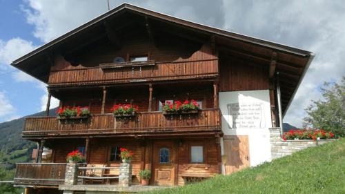 Ferienhaus Obersauling Im Sommer — Stummerberg