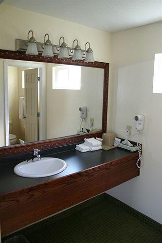 Northwoods Inn - photo 8