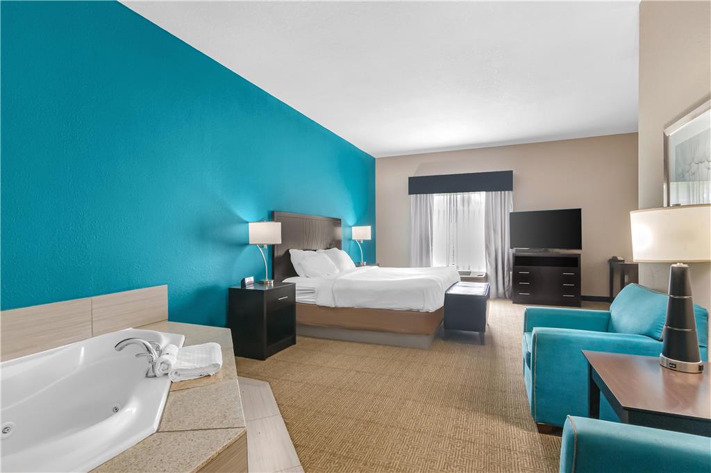 Best Western Plus Hiawatha Hotel - photo 12