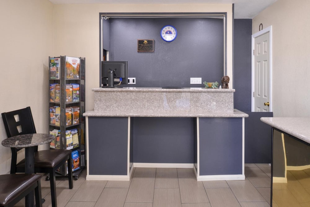 Bishop Inn - photo 2