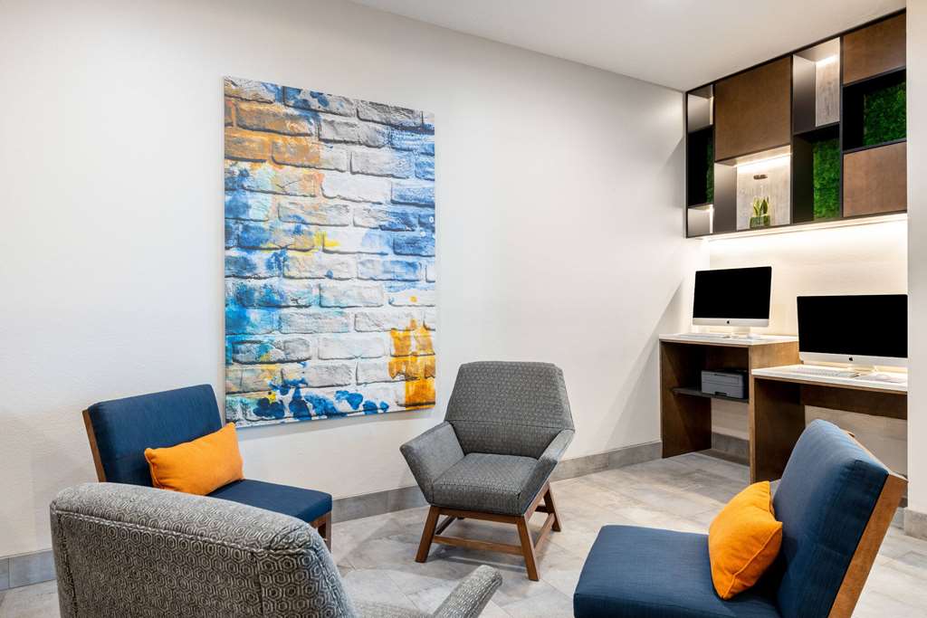 La Quinta Inn & Suites by Wyndham St. George - photo 45