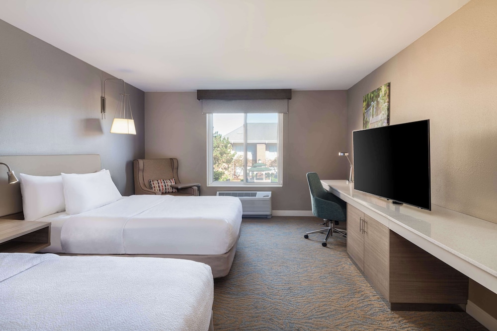 Hilton Garden Inn St. Charles - photo 6
