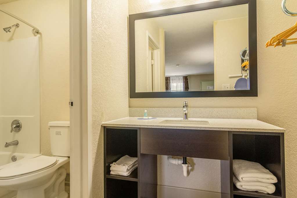 Suburban Studios Hotel Kingsland Near I 95 - photo 20