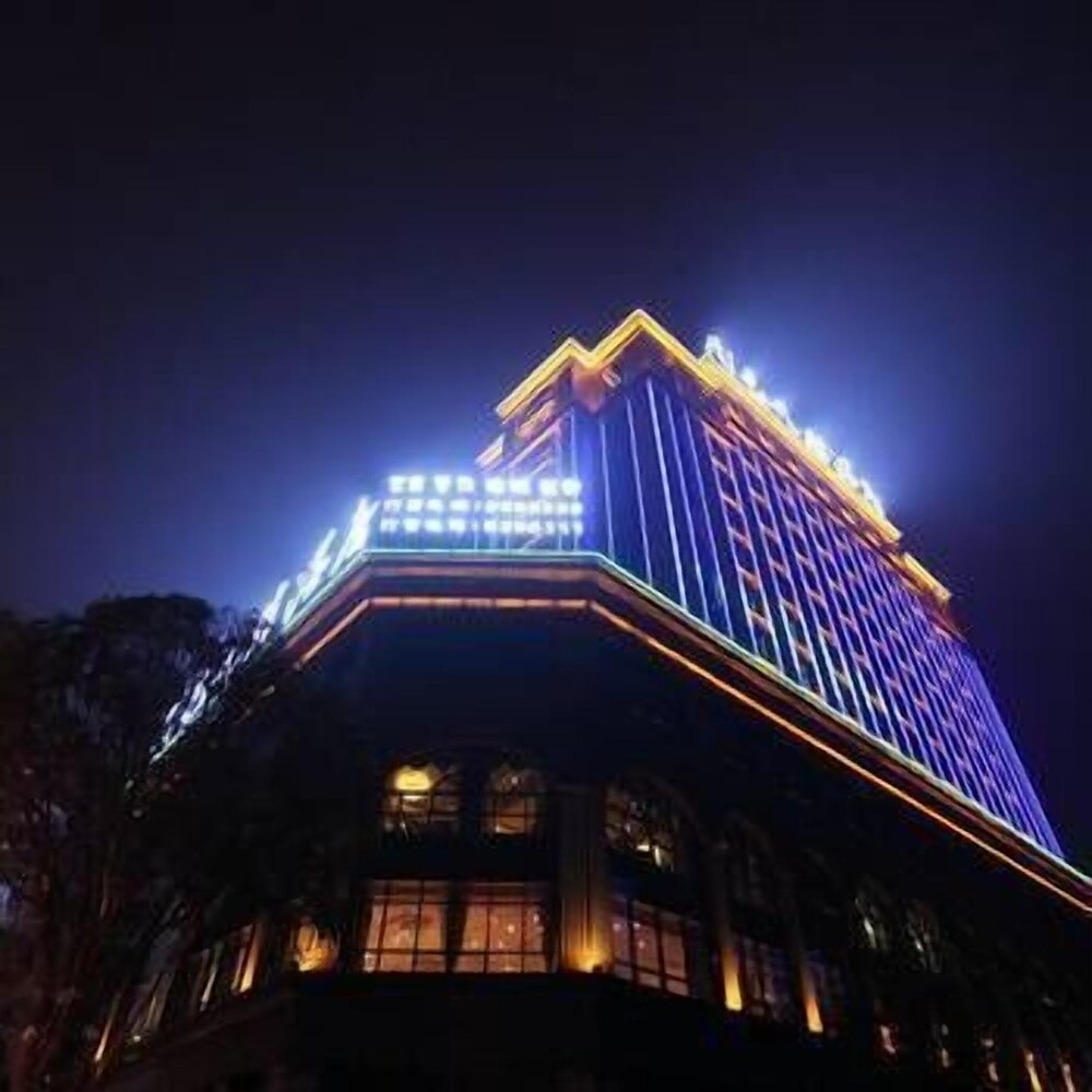 Tiansheng Hotel - carbon neutral hotel in Nanchong
