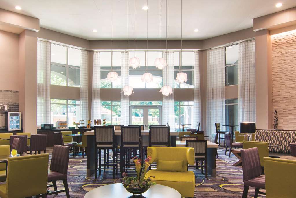 La Quinta Inn & Suites by Wyndham Atlanta Perimeter Medical - photo 7