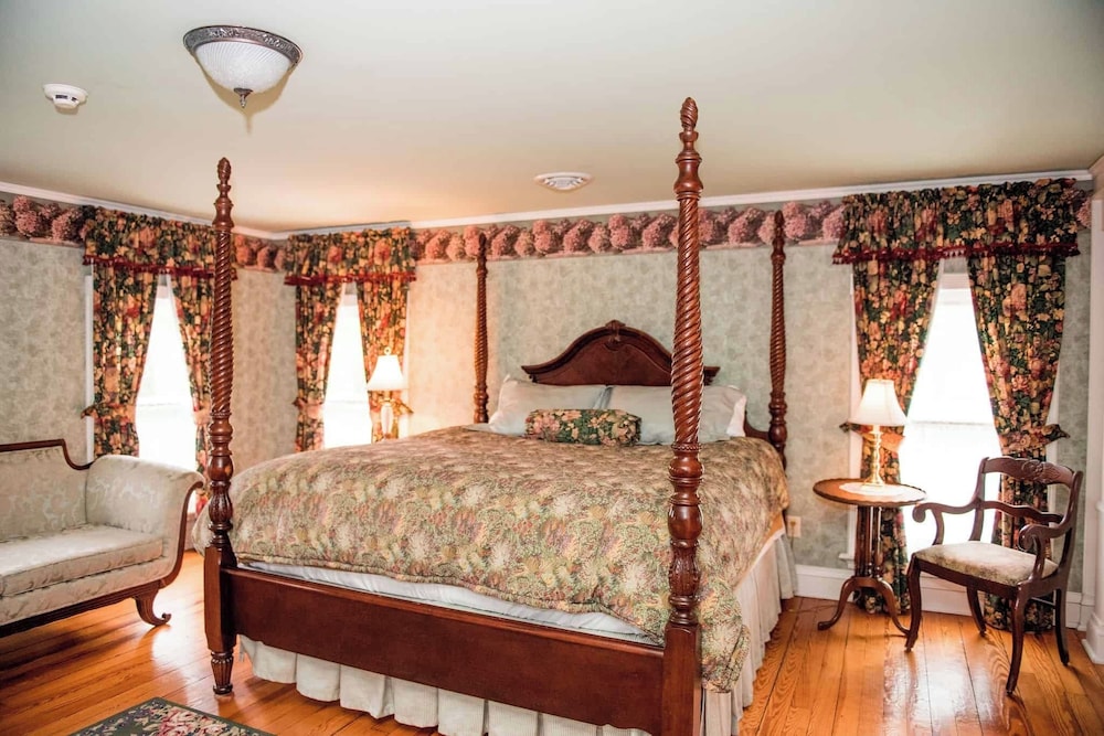 Springside Inn - photo 6