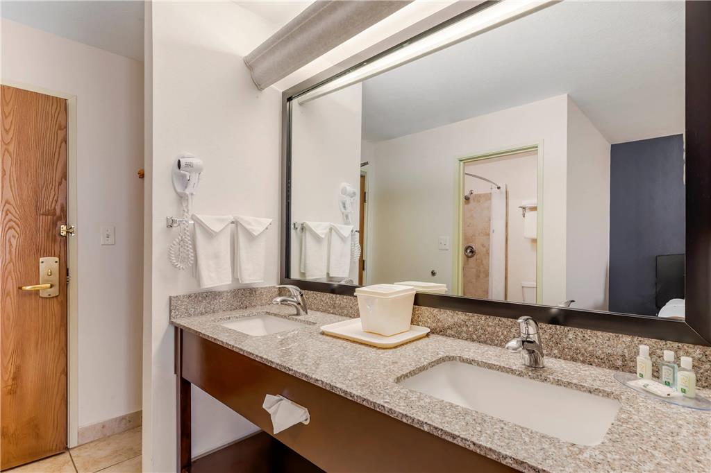 Quality Inn & Suites Denver Airport Gateway Park - photo 10