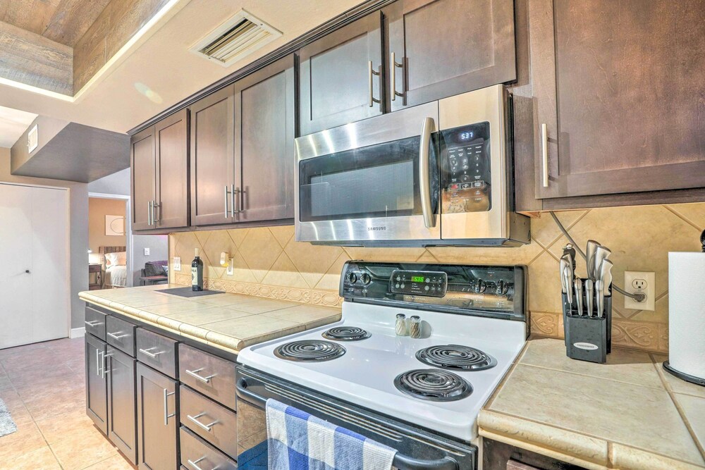 Peoria Oasis with Resort Amenities 2 Mi To Downtown - photo 11