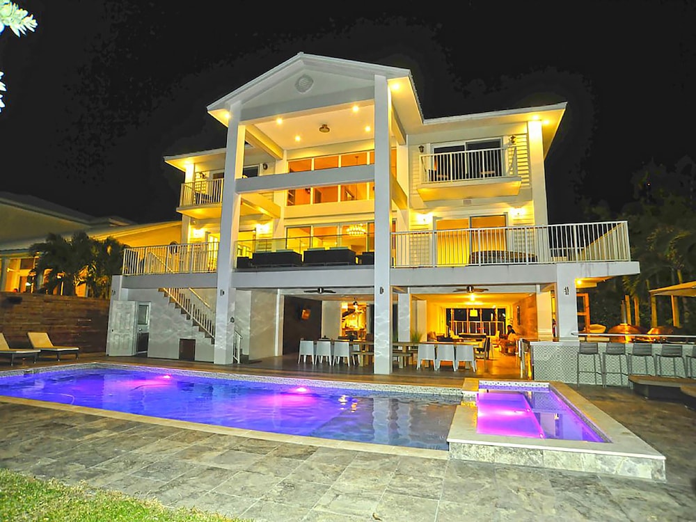 6 Bedroom Homes in Miami by TMG — 5-Star Luxury Hotel in Miami, United States