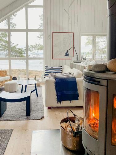 Bayfront Bliss Embracing Storholmen's Allure — hotel in Lidingoe
