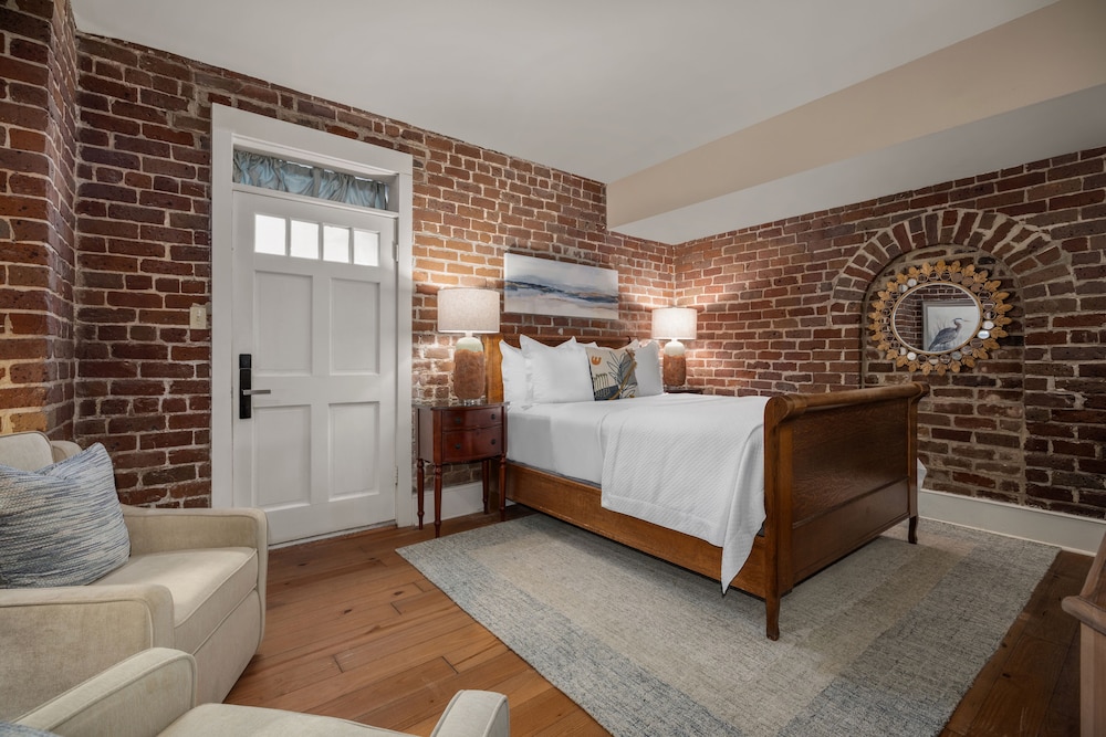 Hamilton Turner Inn - photo 20