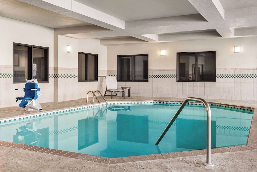 Country Inn & Suites by Radisson St. Cloud East MN - photo 36
