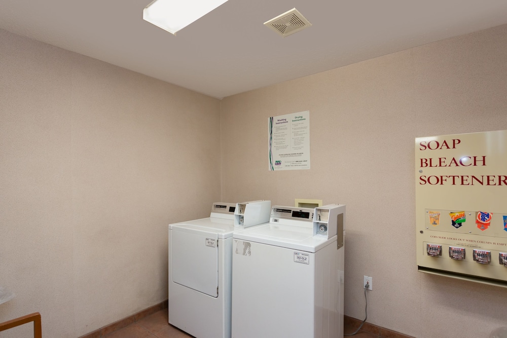 Vagabond Inn Executive Green Valley - photo 24