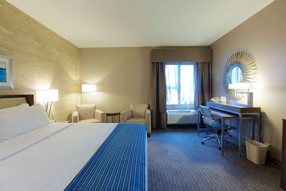 Holiday Inn Express Fargo West Acres by IHG - photo 11