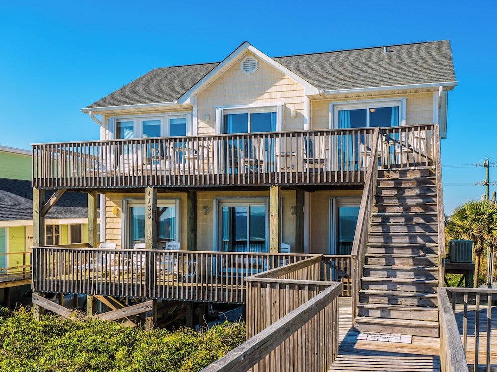 Twin Palms — 4-Star Luxury Hotel in Santa Cruz, United States