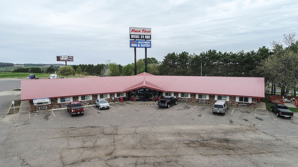 Bloomer Inn & Suites - photo 28