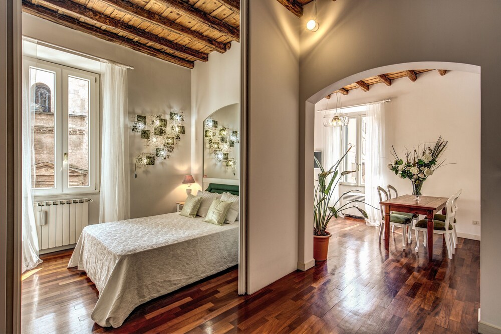 Il Cuore Di Trastevere_design Apartment — 4-Star Luxury Hotel in Rome, Italy