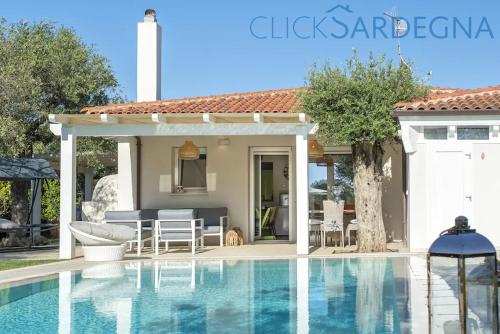 Alghero Villa Nuit Blanche Luxury and Privacy with Swimming Pool — 4-Star Luxury Hotel in Alghero, Italy