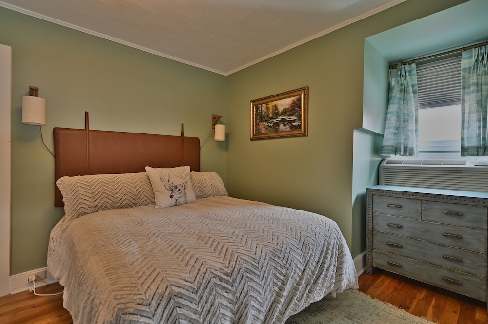 Tom Quick Inn - photo 7