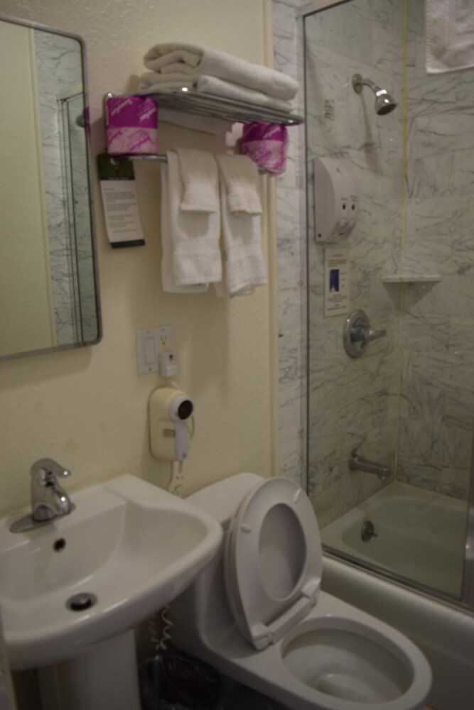 Americas Best Value Inn & Suites Soma - photo 36