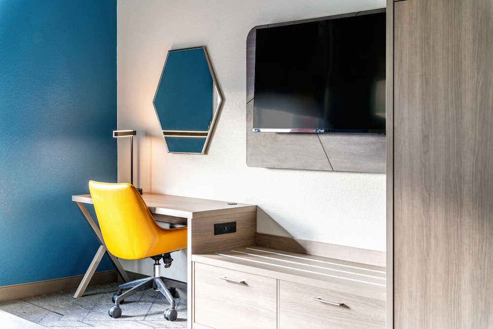 Holiday Inn Express & Suites Phoenix Mesa West by IHG - photo 7