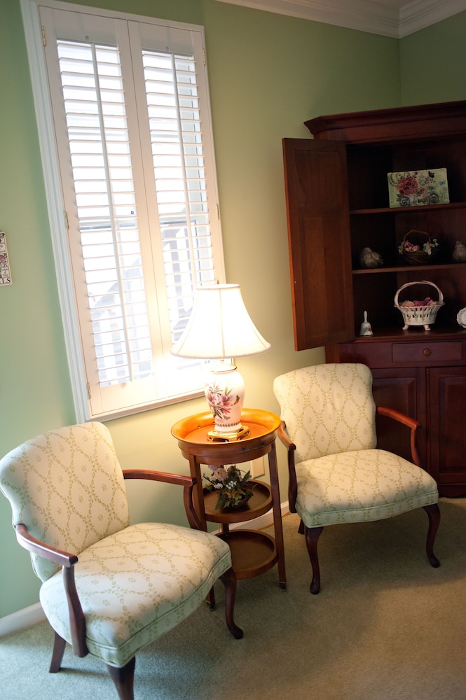 The Green Tree Inn - photo 14