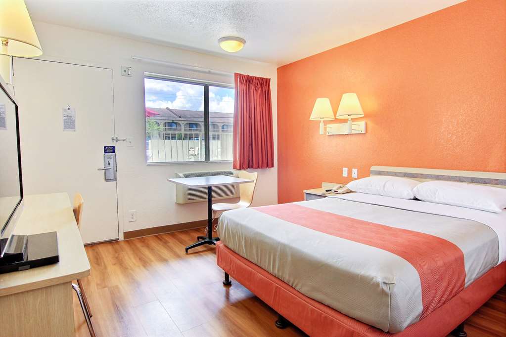 Motel 6 Kingsville TX - photo 20