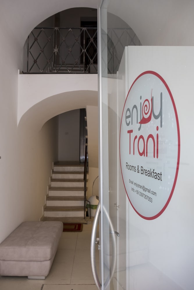 Enjoy Trani - carbon neutral hotel in Trani