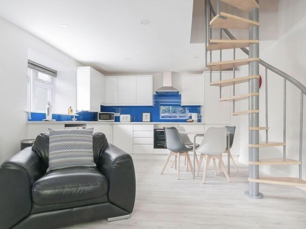 Max & Ben's Apartments — 4-Star Luxury Hotel in Auchterarder, United Kingdom
