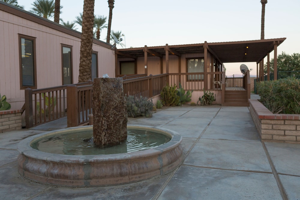 Palm Springs RV Resort - photo 2