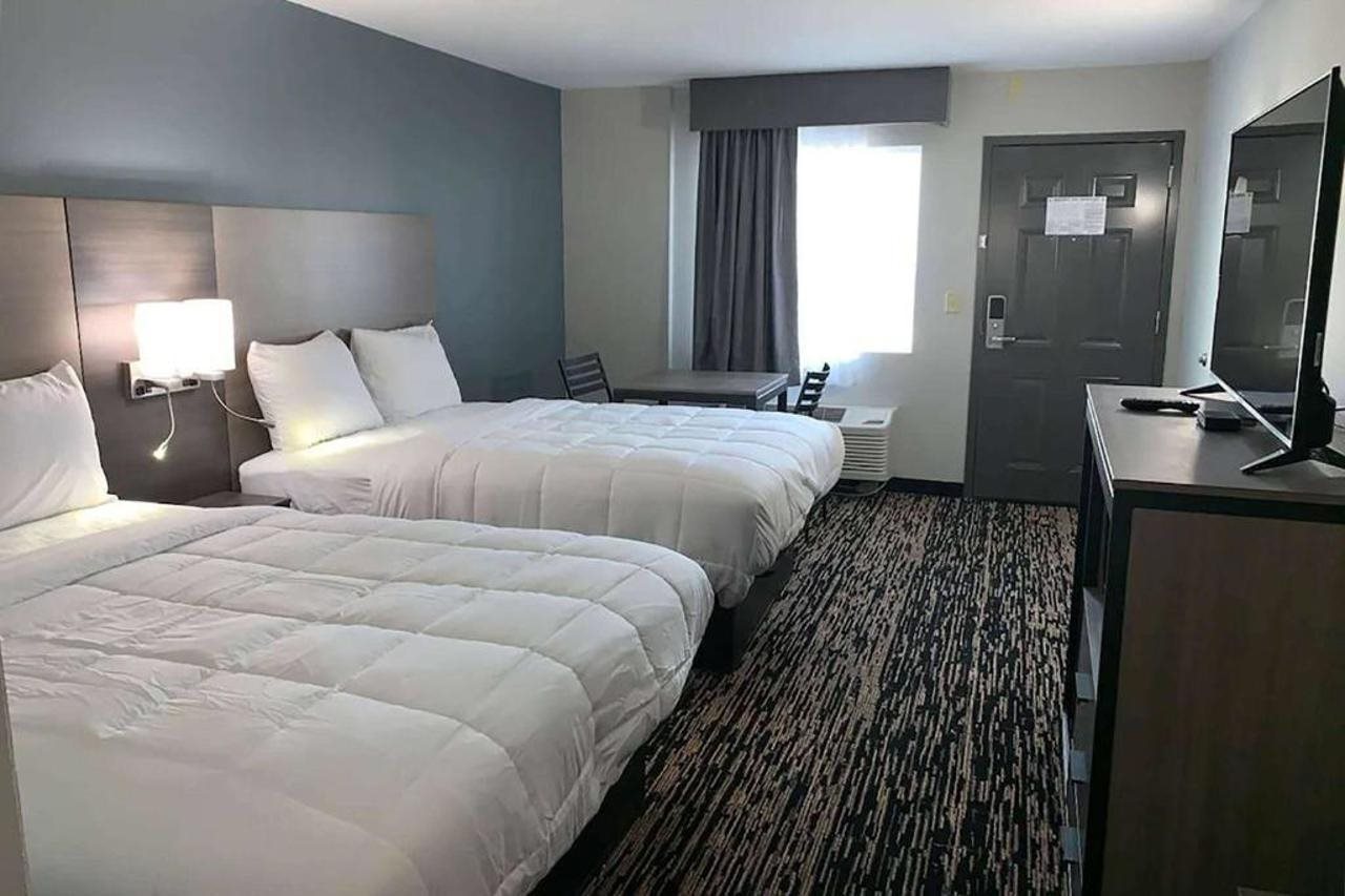 Super 8 by Wyndham Sulphur South - photo 7