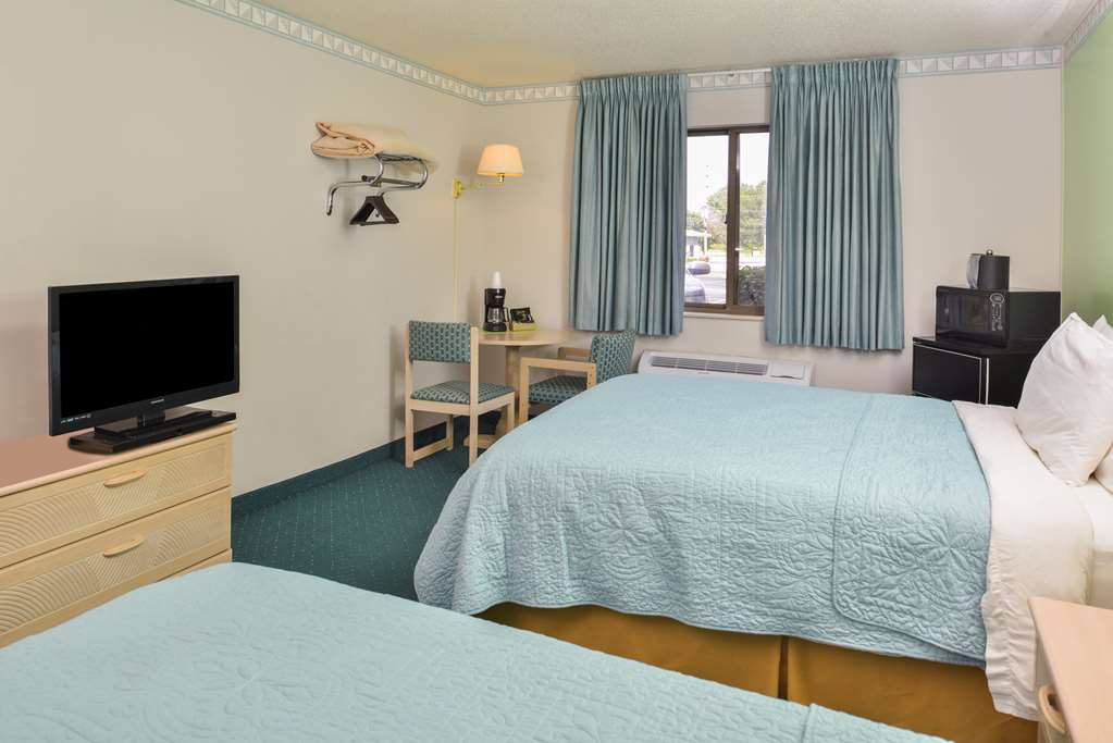 Americas Best Value Inn & Suites Bluffton - photo 15