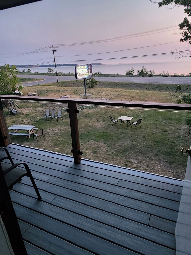 Birchmont Motel - photo 9