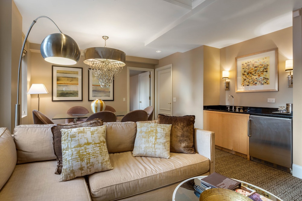Omni Berkshire Place - photo 13