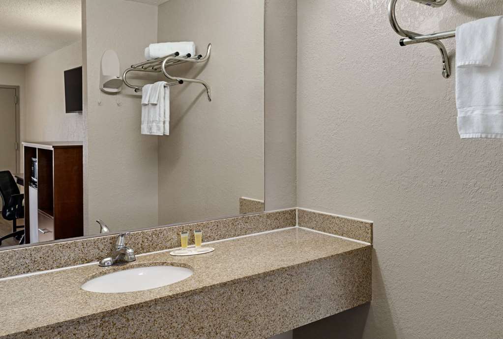 Days Inn by Wyndham Dillon - photo 28
