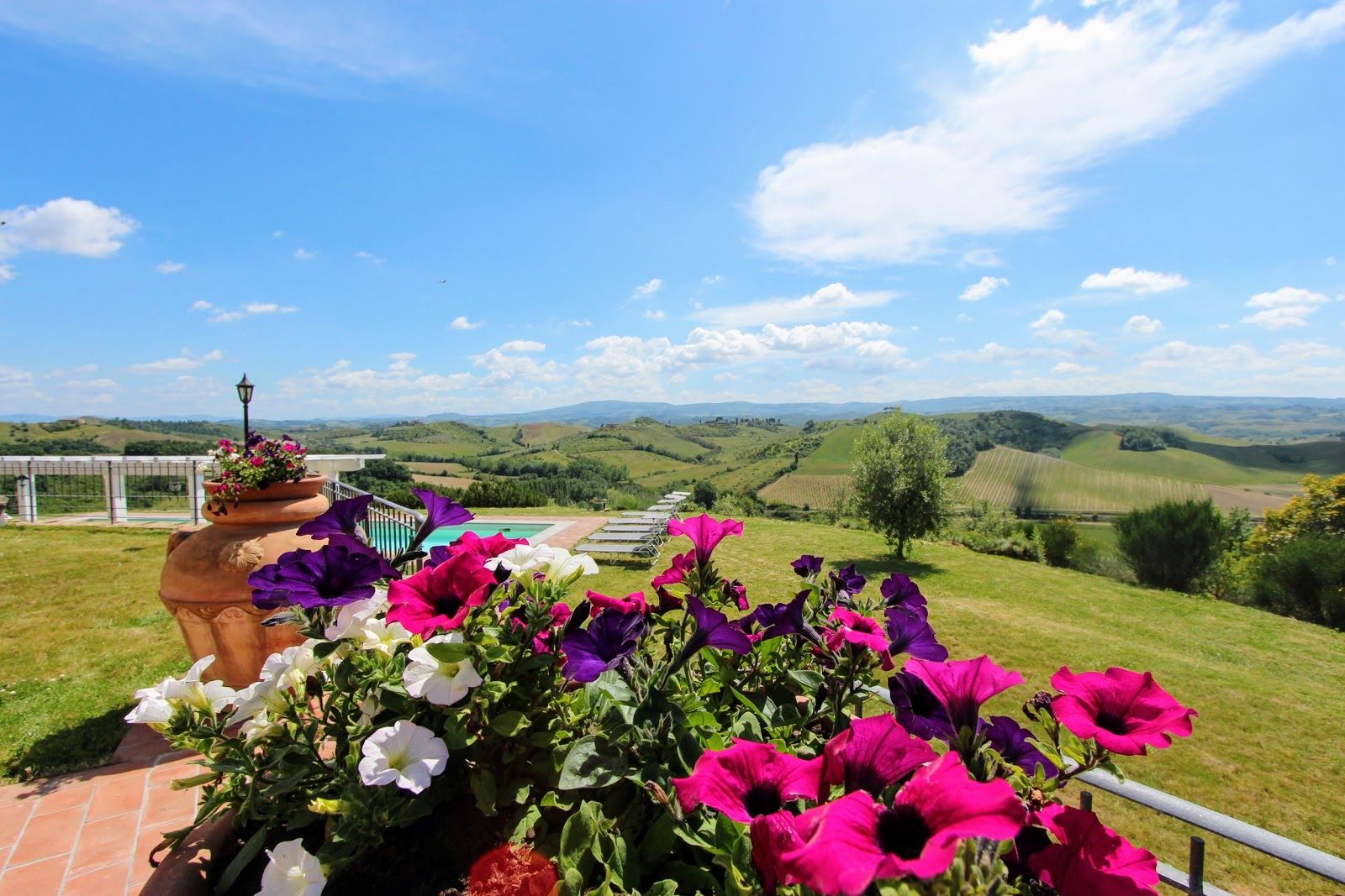 Villa Belsole Dell 800 Con Piscina Riscaldata 1 Aprile Al 30 Settembre E Colonnina Elettrica Per Auto — 4-Star Luxury Hotel in Certaldo, Italy