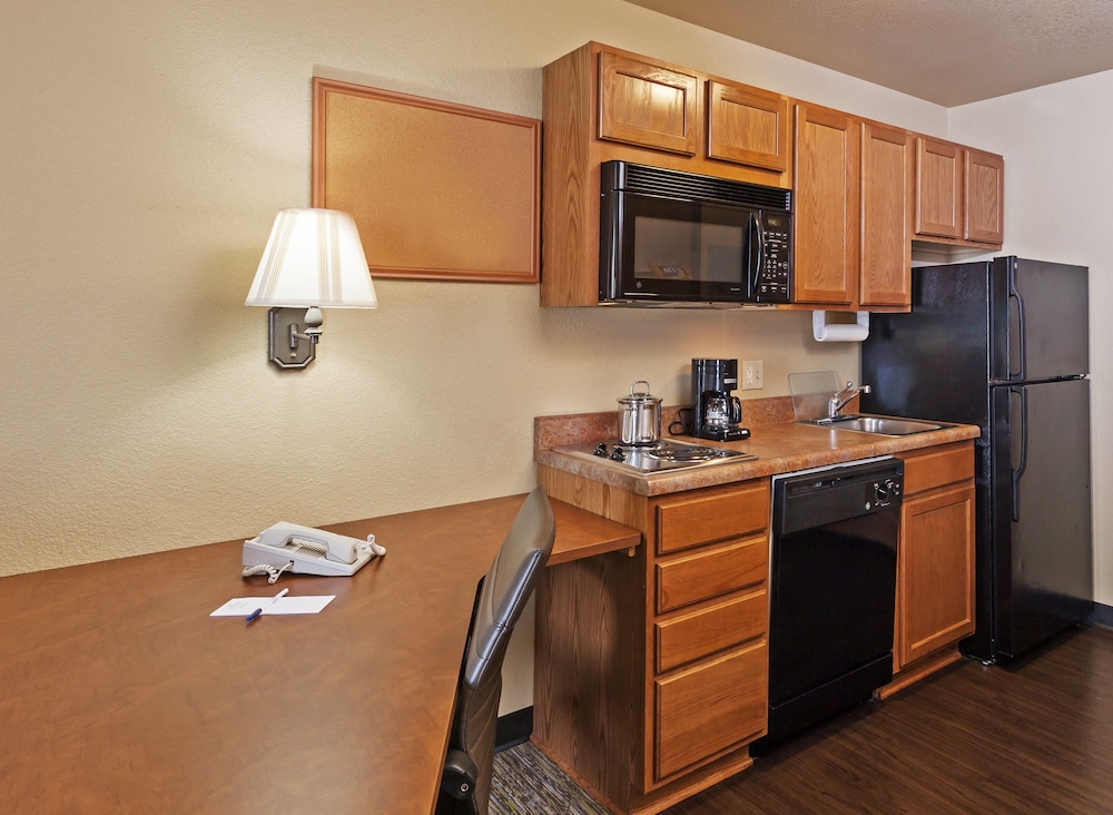 Candlewood Suites St Robert an IHG Hotel - photo 3