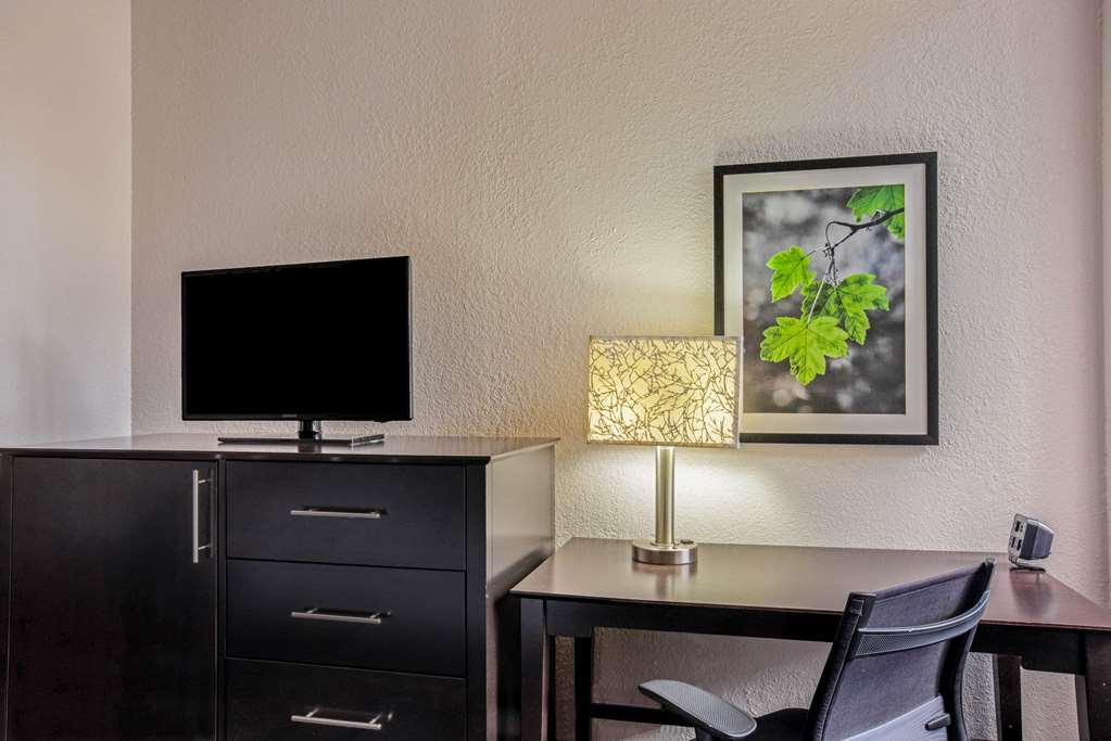 La Quinta Inn & Suites by Wyndham Miami Lakes - photo 10