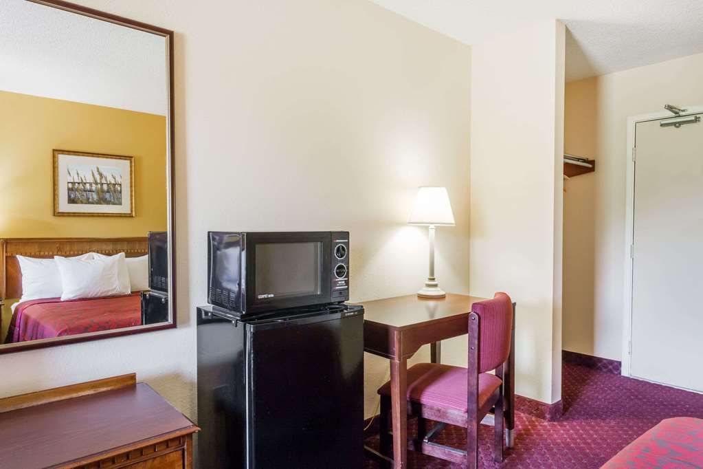 Days Inn by Wyndham Tappahannock - photo 7