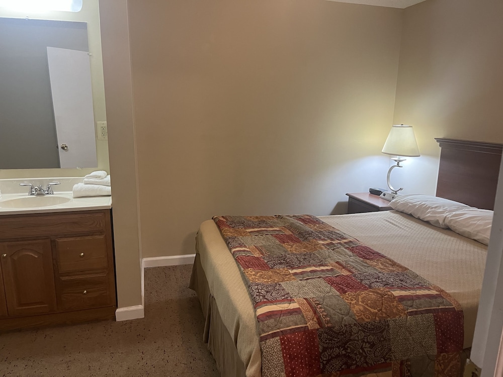 The Upper Pass Lodge at Magic Mountain - photo 10