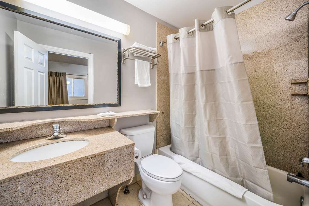 Motel 6 Toms River NJ Near Seaside Heights - photo 24
