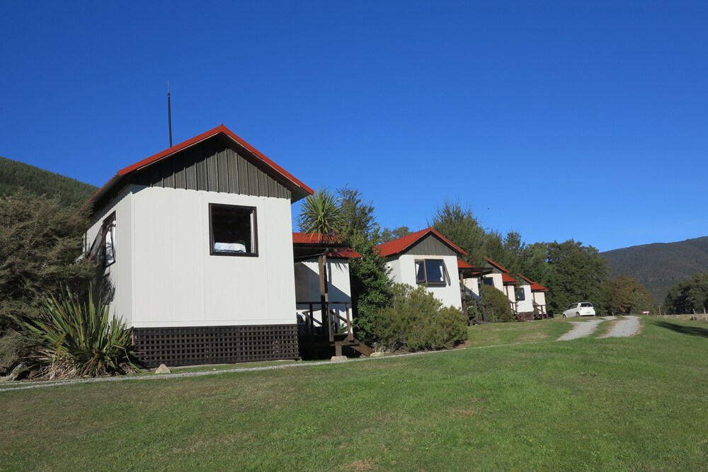 Tophouse Mountainview Cottages in Nelson, New Zealand