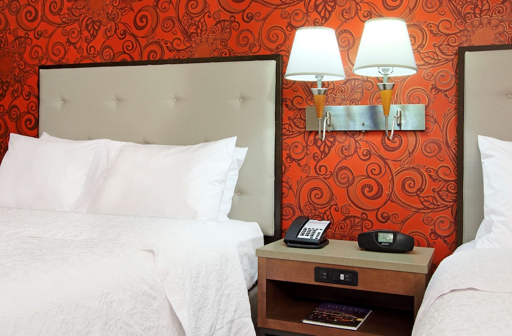 Hampton Inn & Suites Columbus Downtown - photo 20