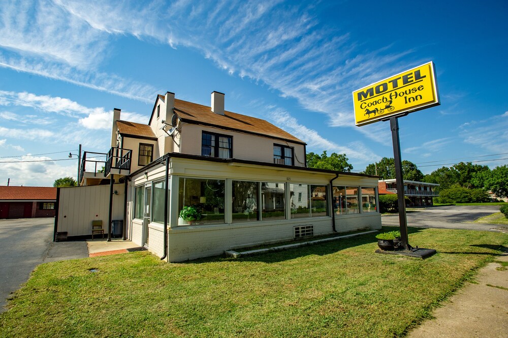 Coach House Inn - photo 49
