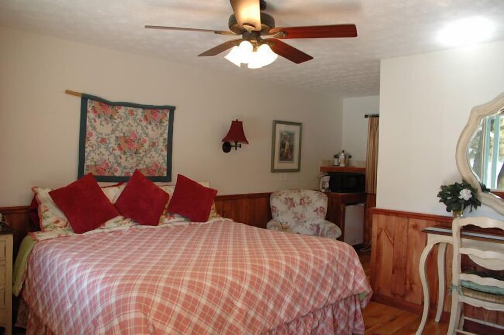 The Homestead Inn - photo 42